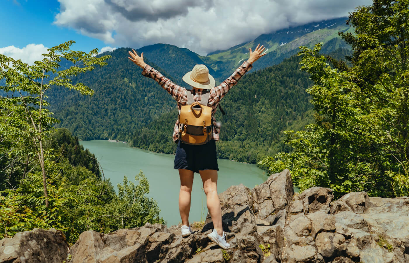 Горящие туры в Абхазию 2025